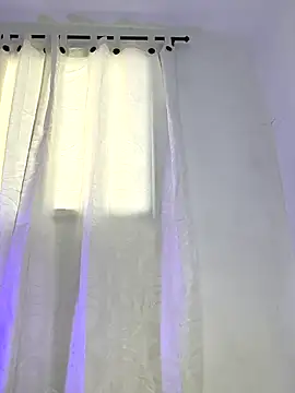 In-Ur-dreams online show from October 2025 08:20:02 PM