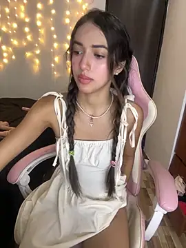 Snapshot of lunaa_kiss19 chatting on October 2025 01:47:02 AM lunaa kiss19 online show from October 2025 01:47:02 AM