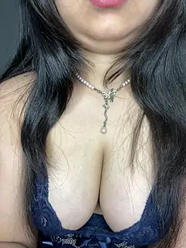 soniyaverma00 online show from April 2026 07:37:01 AM