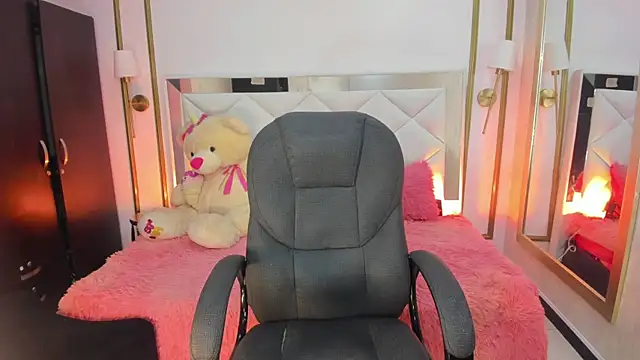 i kristi online show from February 2026 07:57:02 PM