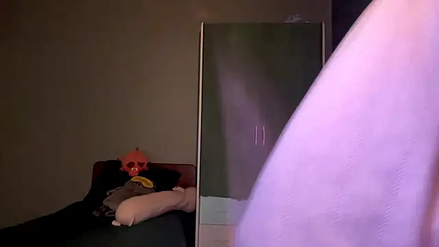 EmiIyKitty online show from November 2025 07:51:01 PM