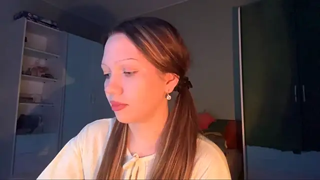 Snapshot of EmiIyKitty chatting on October 2025 08:08:02 PM EmiIyKitty online show from October 2025 08:08:02 PM