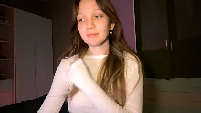 EmiIyKitty online show from March 2026 07:25:02 PM