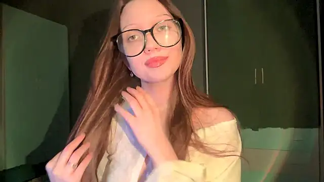 EmiIyKitty online show from November 2025 06:34:01 PM