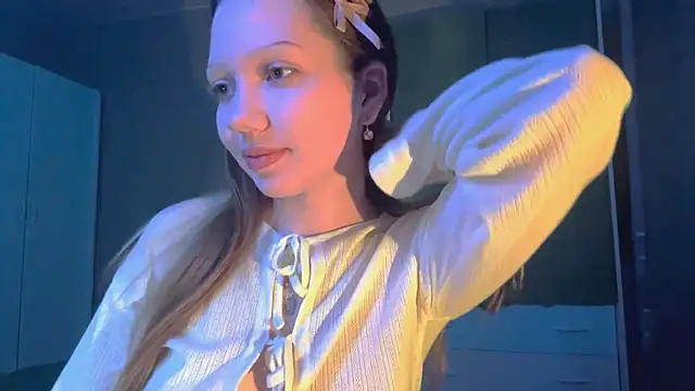 Snapshot of EmiIyKitty chatting on October 2025 07:37:01 PM EmiIyKitty online show from October 2025 07:37:01 PM
