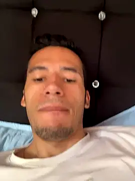 Snapshot of wiland_hot23 chatting on November 2025 06:11:02 PM wiland hot23 online show from November 2025 06:11:02 PM