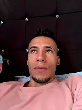 Snapshot of wiland_hot23 chatting on November 2025 04:23:02 PM wiland hot23 online show from November 2025 04:23:02 PM