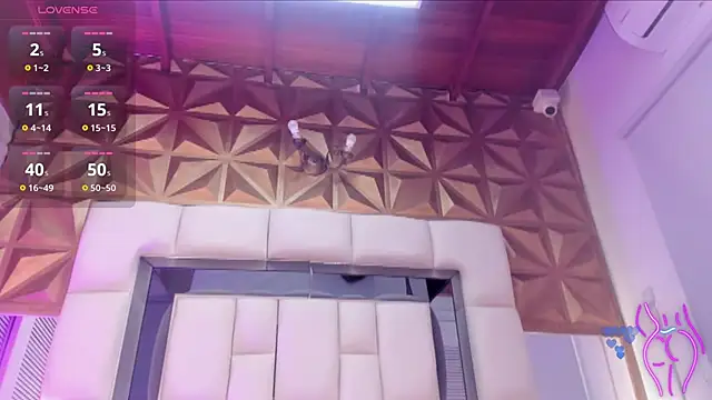 Snapshot of violet_milleer chatting on November 2025 07:06:02 PM violet milleer online show from November 2025 07:06:02 PM