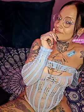 Peach420live online show from July 2026 10:39:01 PM