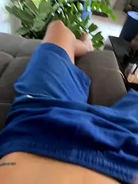 MCLZK online show from November 2025 06:00:02 PM