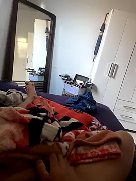 MCLZK online show from November 2025 06:24:02 PM