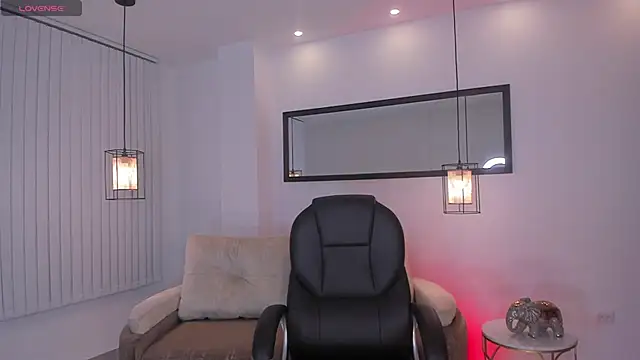 zharaa fox online show from December 2025 10:49:02 PM