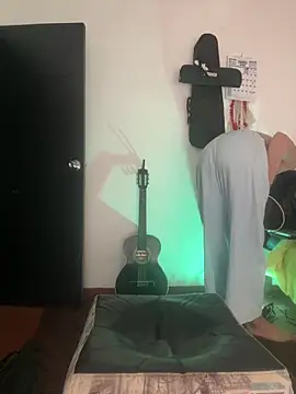 Snapshot of MadamLeRouge chatting on February 2026 01:04:02 AM MadamLeRouge online show from February 2026 01:04:02 AM