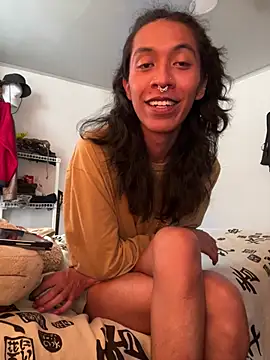 Snapshot of MadamLeRouge chatting on July 2026 02:06:01 PM MadamLeRouge online show from July 2026 02:06:01 PM