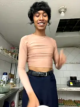 Snapshot of MadamLeRouge chatting on October 2025 12:11:01 AM MadamLeRouge online show from October 2025 12:11:01 AM