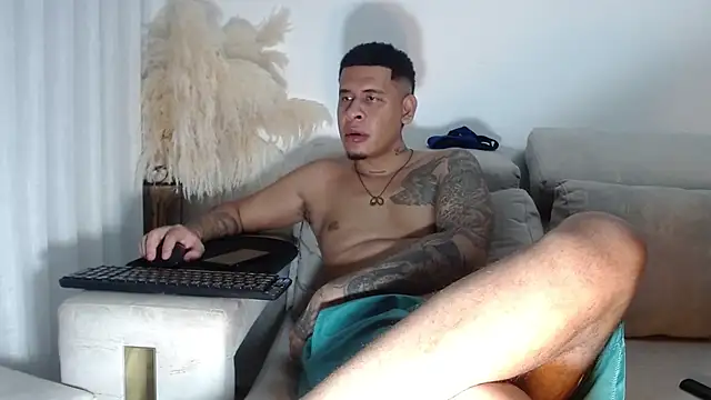 Snapshot of Adrew_fox chatting on November 2025 09:31:01 AM Adrew fox online show from November 2025 09:31:01 AM