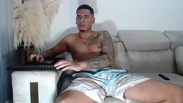 Snapshot of Adrew_fox chatting on October 2025 03:49:01 AM Adrew fox online show from October 2025 03:49:01 AM