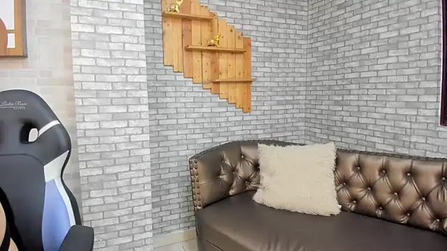 Alisonn Doll online show from November 2025 12:16:02 PM