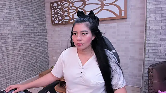 Alisonn Doll online show from October 2025 02:39:01 PM