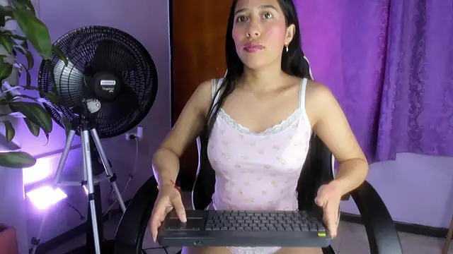 Amelia Rivas online show from February 2026 06:57:02 PM