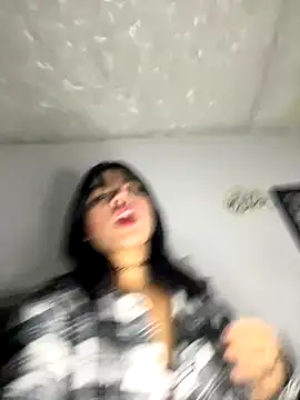 Veeronica  online show from October 2025 11:27:01 PM