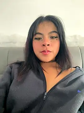 Veeronica  online show from October 2025 08:32:02 PM