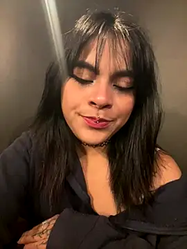 Veeronica  online show from September 2025 12:49:01 AM