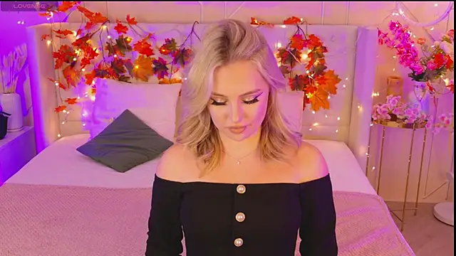 Snapshot of EllyLinn chatting on December 2025 04:41:01 PM EllyLinn online show from December 2025 04:41:01 PM