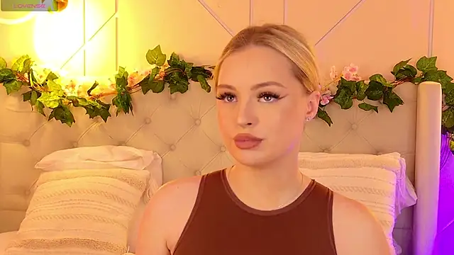 EllyLinn online show from March 2026 05:02:01 PM