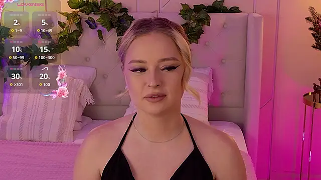 Snapshot of EllyLinn chatting on February 2026 05:09:01 PM EllyLinn online show from February 2026 05:09:01 PM