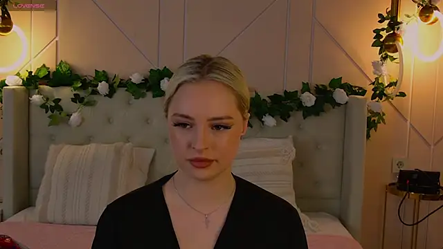 EllyLinn online show from April 2026 05:09:02 PM