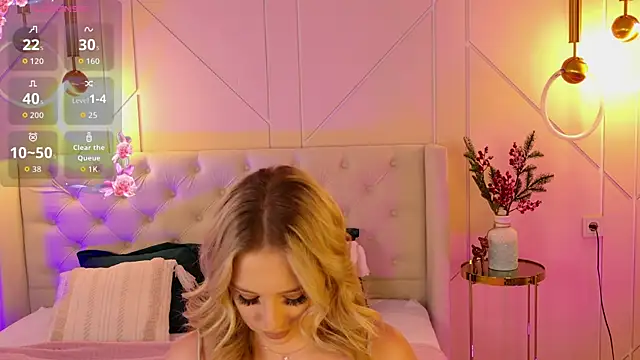 Snapshot of EllyLinn chatting on January 2026 05:05:01 PM EllyLinn online show from January 2026 05:05:01 PM