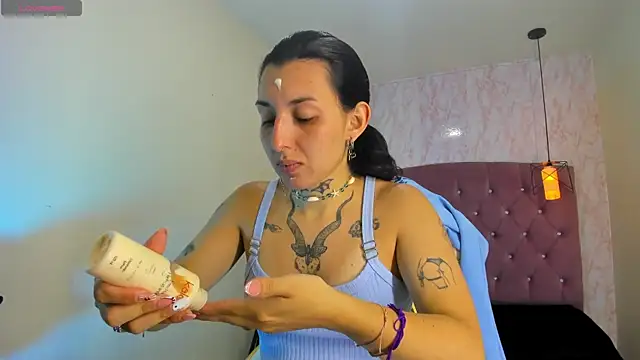 Snapshot of Iris__77 chatting on October 2025 06:30:02 PM Iris 77 online show from October 2025 06:30:02 PM