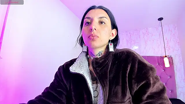 Snapshot of Iris__77 chatting on October 2025 05:10:01 PM Iris 77 online show from October 2025 05:10:01 PM