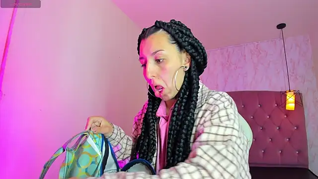 Snapshot of Iris__77 chatting on November 2025 11:10:02 AM Iris 77 online show from November 2025 11:10:02 AM