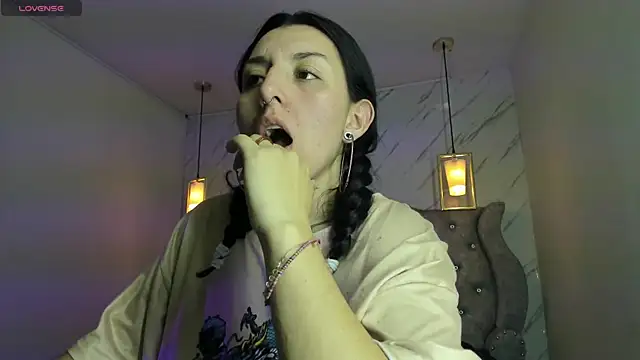 Snapshot of Iris__77 chatting on December 2025 05:50:02 PM Iris 77 online show from December 2025 05:50:02 PM