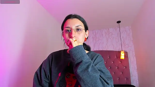 Snapshot of Iris__77 chatting on November 2025 07:39:01 PM Iris 77 online show from November 2025 07:39:01 PM