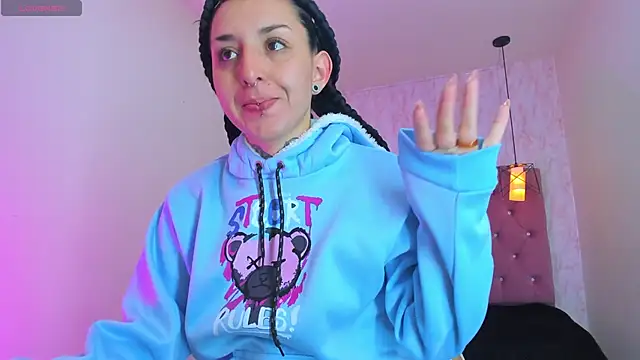 Snapshot of Iris__77 chatting on November 2025 11:21:01 AM Iris 77 online show from November 2025 11:21:01 AM