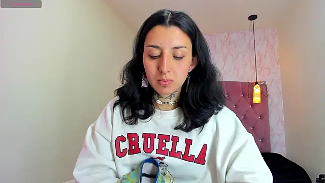 Snapshot of Iris__77 chatting on November 2025 03:04:02 PM Iris 77 online show from November 2025 03:04:02 PM