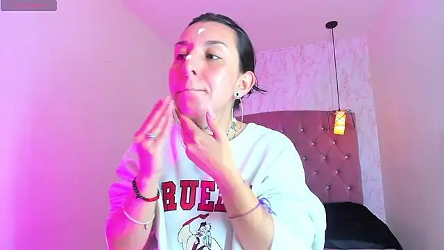 Snapshot of Iris__77 chatting on November 2025 11:22:02 AM Iris 77 online show from November 2025 11:22:02 AM