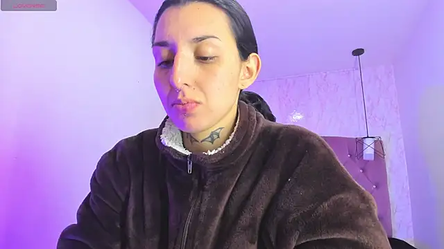 Snapshot of Iris__77 chatting on November 2025 04:13:02 PM Iris 77 online show from November 2025 04:13:02 PM