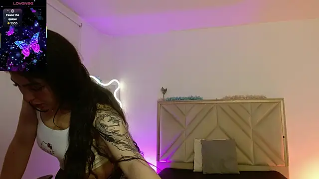 Ixchel tay online show from November 2025 03:44:01 AM