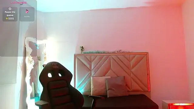 Ixchel tay online show from November 2025 03:43:01 AM