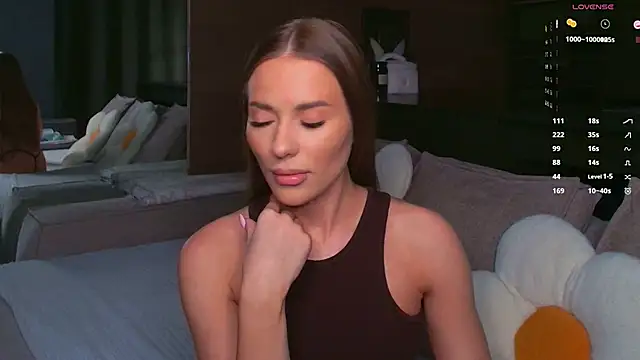 Snapshot of AlexisGraysX chatting on September 2025 10:43:01 PM AlexisGraysX online show from September 2025 10:43:01 PM