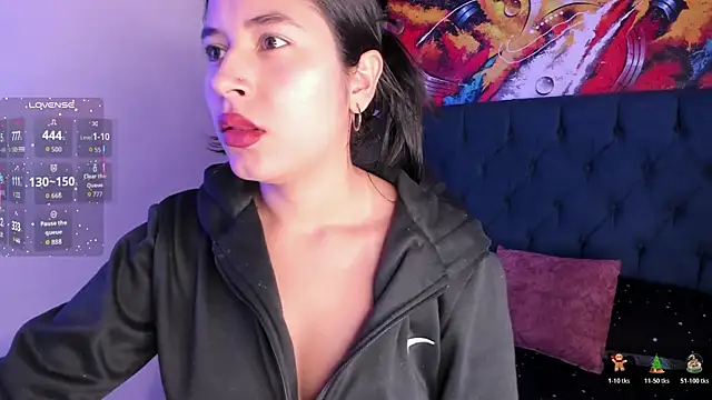 Snapshot of violet_blaze chatting on November 2025 06:25:01 AM violet blaze online show from November 2025 06:25:01 AM