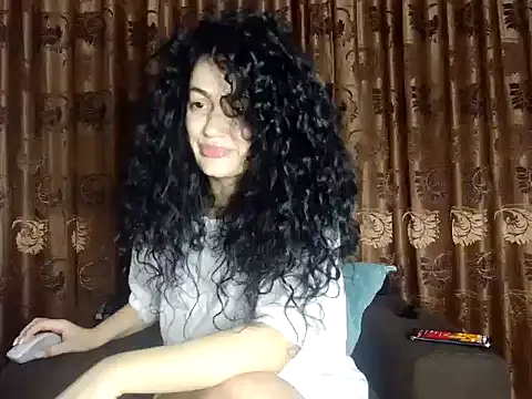 JadeLure online show from November 2025 03:05:01 PM