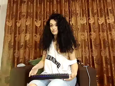 JadeLure online show from September 2025 10:16:02 PM