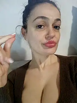 JadeLure online show from October 2025 02:07:01 PM