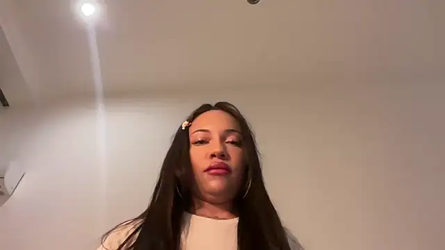 Snapshot of realrockybee1 chatting on November 2025 10:34:02 PM realrockybee1 online show from November 2025 10:34:02 PM