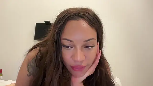 Snapshot of realrockybee1 chatting on October 2025 11:04:02 PM realrockybee1 online show from October 2025 11:04:02 PM